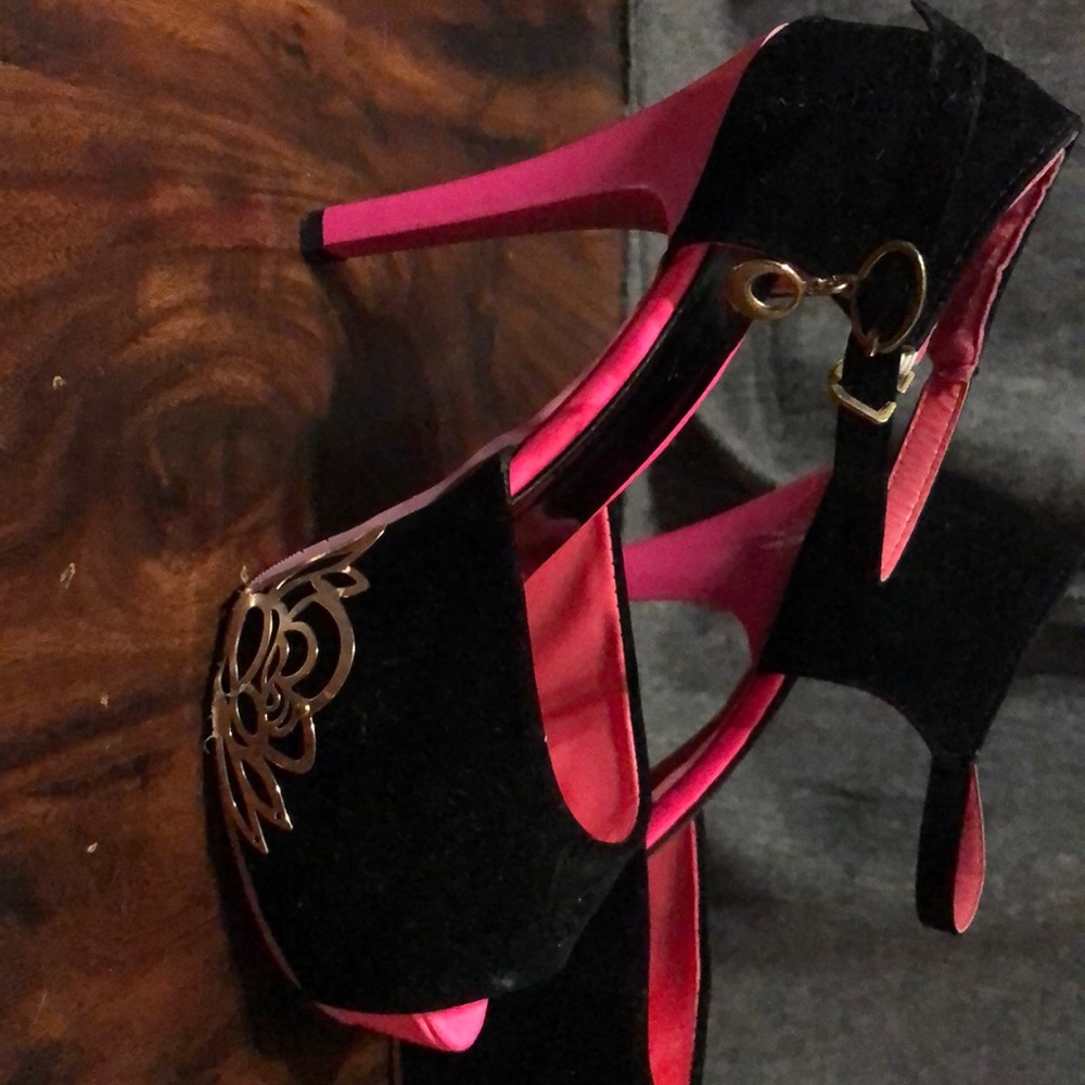 Black heals, fluorescent pink and gold highlights